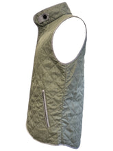 Load image into Gallery viewer, Waterville Fit Vest Linen Quilted Sage Green