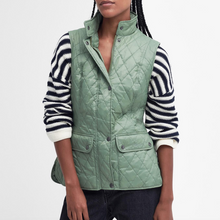 Load image into Gallery viewer, Barbour Women Otterburn Vest Bayleaf