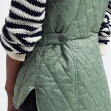 Load image into Gallery viewer, Barbour Women Otterburn Vest Bayleaf
