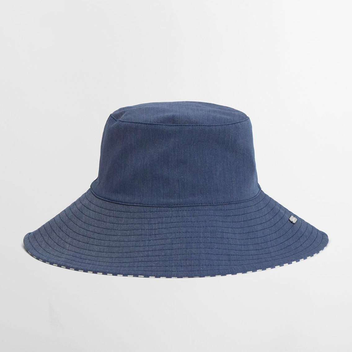 Barbour Women Fleur Reversible Bucket Hat Blue – Tweed & Vine display picture 2