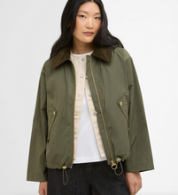 Load image into Gallery viewer, Barbour Women Weaver Showerproof Jacket Ivy Green