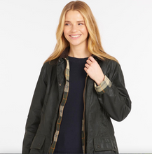 Load image into Gallery viewer, Barbour Women Beadnell Wax Jacket Navy