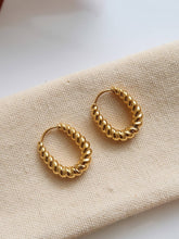 Load image into Gallery viewer, Flânerie by MAIQ - Cere 18K Gold Non-Tarnish Twisted Hoop Earrings
