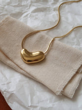 Load image into Gallery viewer, Flânerie - Louis 18K Gold Non-Tarnish Puffy Heart Necklace
