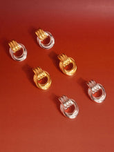 Load image into Gallery viewer, Flânerie by MAIQ - Wanda 18K Gold Non-Tarnish Classic Hoop Earring
