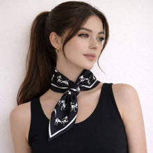 Load image into Gallery viewer, Winding River - Black / White Steeple Loop Scarf
