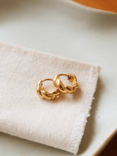 Load image into Gallery viewer, Flânerie by MAIQ - Brea 18K Gold Non-Tarnish Twisted Hoop Earrings
