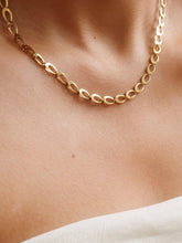 Load image into Gallery viewer, Flânerie - Thessaly 18K Gold Non-Tarnish Oval Link Chain Necklace
