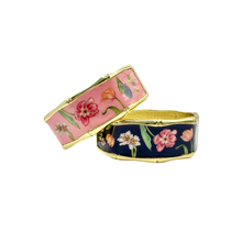 Load image into Gallery viewer, Fornash - Grey Hall Bracelet - Flower

