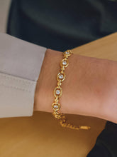 Load image into Gallery viewer, Flânerie by MAIQ - Xenon 18K Gold Non-Tarnish CZ Circle Link Bracelet
