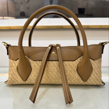 Load image into Gallery viewer, Cuoieria Fiorentina Holly Small Tote Raffia
