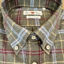 Load image into Gallery viewer, Alan Paine BD Soft Cotton Shirt - Dark Olive/Blue/Burgundy
