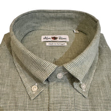 Load image into Gallery viewer, Alan Paine Classic BD Shirt Linen Blend Sage
