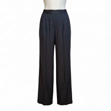 Load image into Gallery viewer, E&amp;F Elastic Waist Linen Blend Pants in Black
