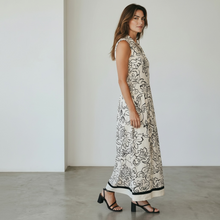 Load image into Gallery viewer, Purotatto Long Sleeveless Dress - Black/Ivory
