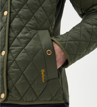 Load image into Gallery viewer, Barbour Women Yarrow Quilt Jacket Olive
