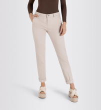 Load image into Gallery viewer, Mac Women&#39;s Chino Turn Up Ivory
