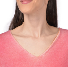 Load image into Gallery viewer, Gran Sasso Women&#39;s Cashmere V-Neck Sweater Pink/Apricot
