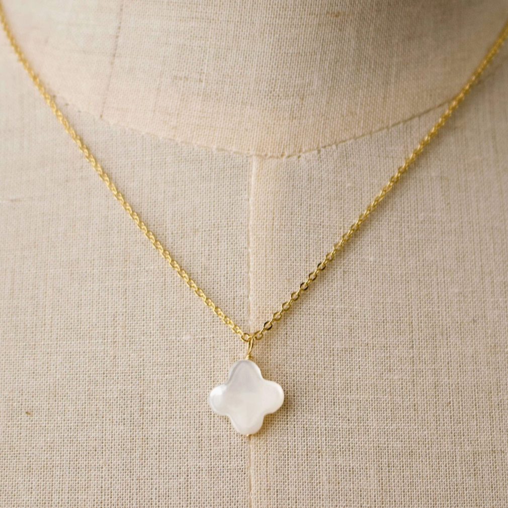 AVM Clover Drop Necklace White Mother of Pearl