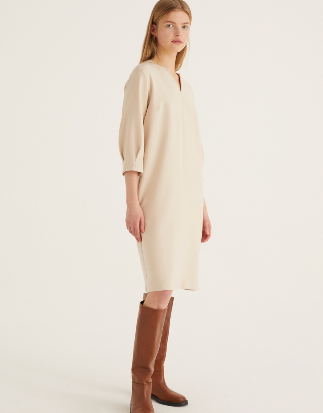 Rosso35 Sheath Dress with 3/4 Length Sleeves Beige