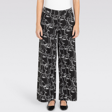 Load image into Gallery viewer, Mac Women&#39;s Pull On Pant Techno Print Black
