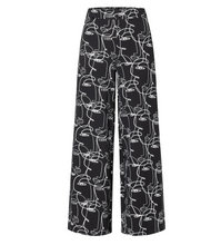 Load image into Gallery viewer, Mac Women&#39;s Pull On Pant Techno Print Black
