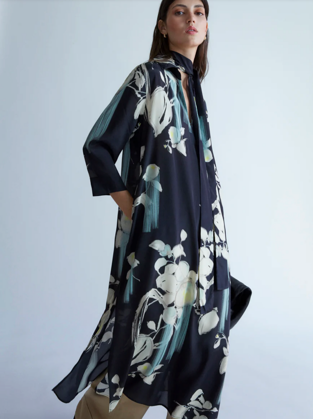 Psophia V Neck Tunic Dress w/Side Slits Japanese Print