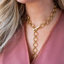 Load image into Gallery viewer, Loni Paul Gold Sculpted Circle Necklace
