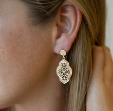 Load image into Gallery viewer, Loni Paul Oval Gold Lace Earring
