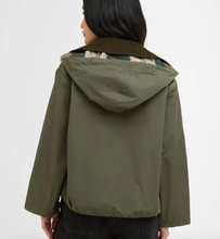 Load image into Gallery viewer, Barbour Women Weaver Showerproof Jacket Ivy Green
