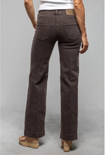 Load image into Gallery viewer, Mac Women's Wide Leg Jeans Brown Stone

