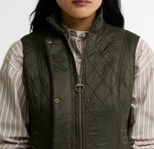 Load image into Gallery viewer, Barbour Women Wray Quilted Vest Olive
