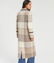 Load image into Gallery viewer, Vilagallo Beige and White Plaid Coat w/Dachshund
