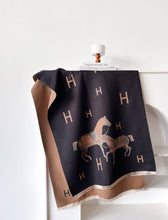 Load image into Gallery viewer, Winding River - Equestrian Black / Tan Stable Reversible Wrap
