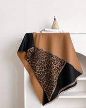 Load image into Gallery viewer, Winding River - Black / Brown Angled Cheetah Reversible Wrap

