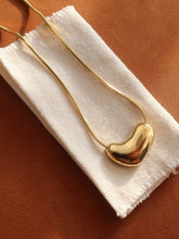 Load image into Gallery viewer, Flânerie - Louis 18K Gold Non-Tarnish Puffy Heart Necklace
