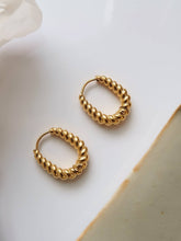 Load image into Gallery viewer, Flânerie by MAIQ - Cere 18K Gold Non-Tarnish Twisted Hoop Earrings
