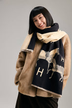 Load image into Gallery viewer, Winding River - Equestrian Black / Cream Stable Reversible Wrap
