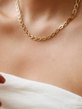 Load image into Gallery viewer, Flânerie - Thessaly 18K Gold Non-Tarnish Oval Link Chain Necklace

