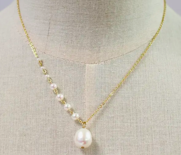 AVM Necklace Aymmetrical Freshwater Pearl