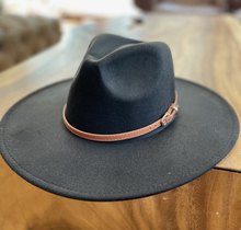 Load image into Gallery viewer, OAO Structured Wide Brim Panama Felt Hat
