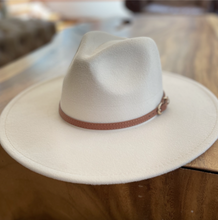 Load image into Gallery viewer, OAO Structured Wide Brim Panama Felt Hat
